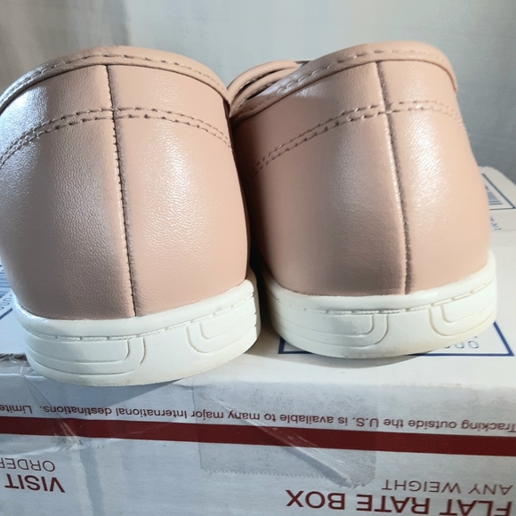 Comfortview Leather Gum Pink Wide Width Walking Sneakers Sz 8W - Picture 6 of 8